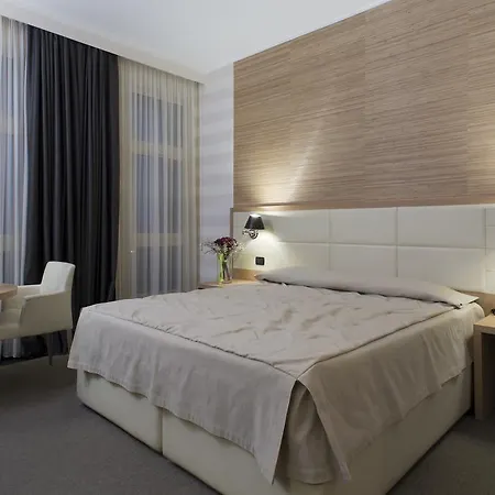 Pineta Wellness & فندق روفو دي بوليا
