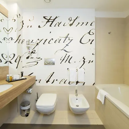 Pineta Wellness & 4*